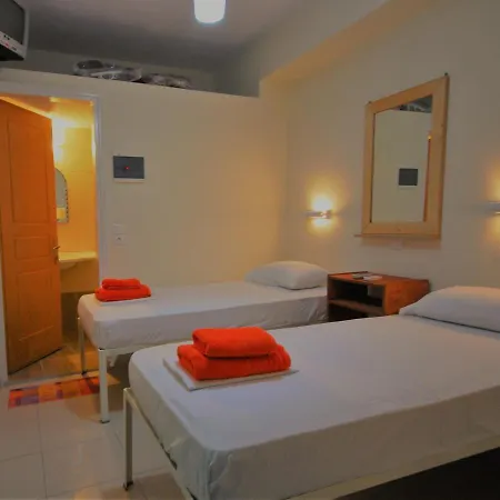Santorini Camping/rooms Campeggio 2*